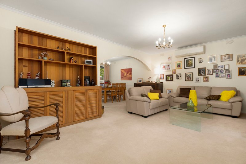 Photo - 9 Roswell Street, Glen Waverley VIC 3150 - Image 5