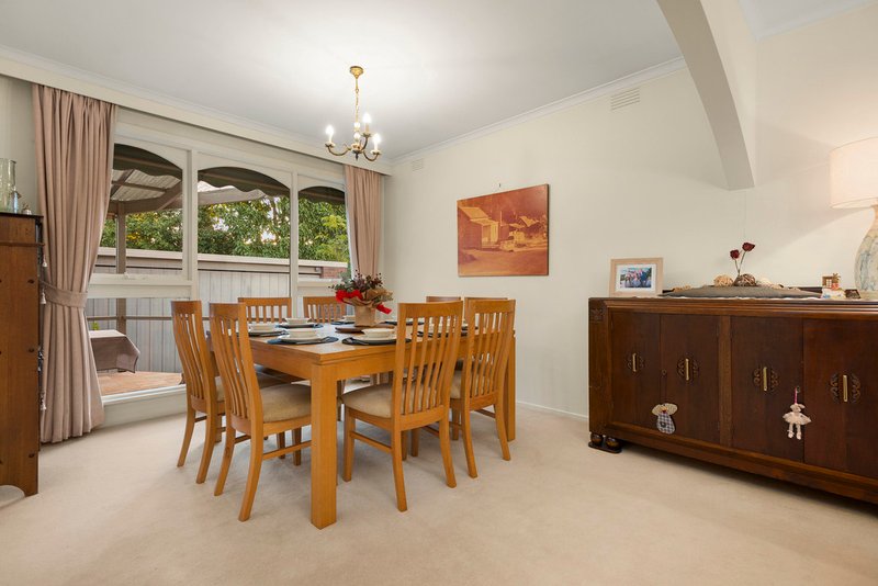 Photo - 9 Roswell Street, Glen Waverley VIC 3150 - Image 6