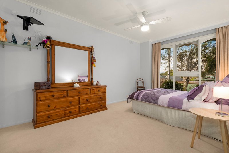 Photo - 9 Roswell Street, Glen Waverley VIC 3150 - Image 7