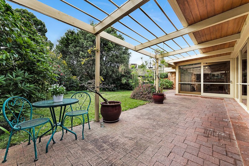 Photo - 9 Rythdale Court, Glen Waverley VIC 3150 - Image 10