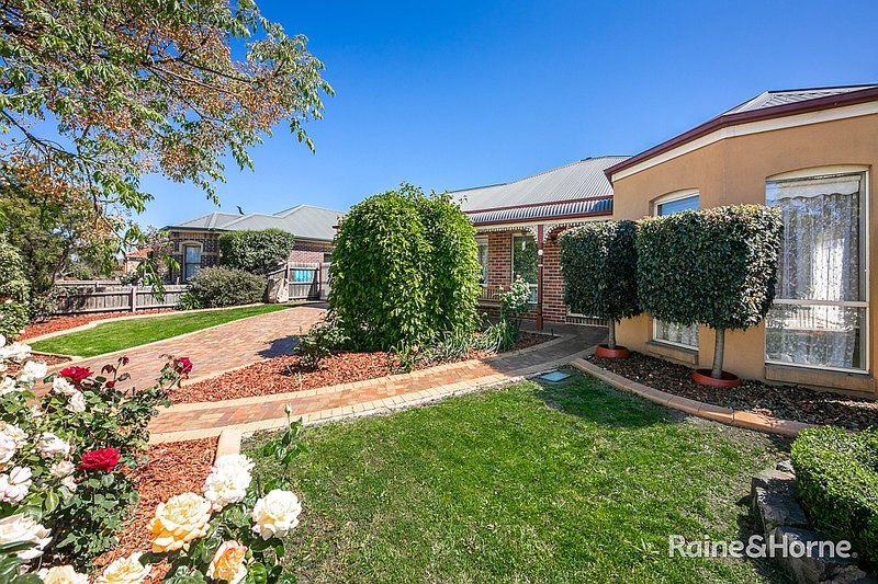 Photo - 9 Salesian Court, Sunbury VIC 3429 - Image 3