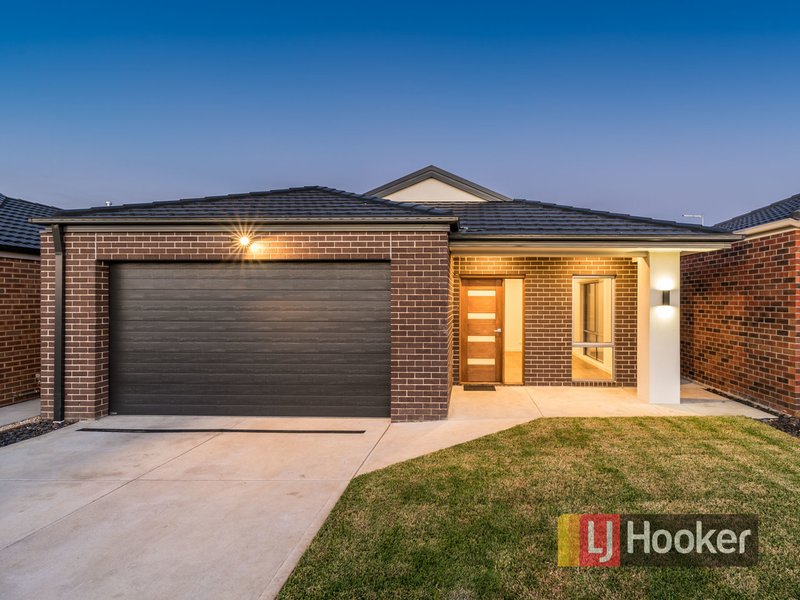 9 Saloon Circuit, Clyde North VIC 3978