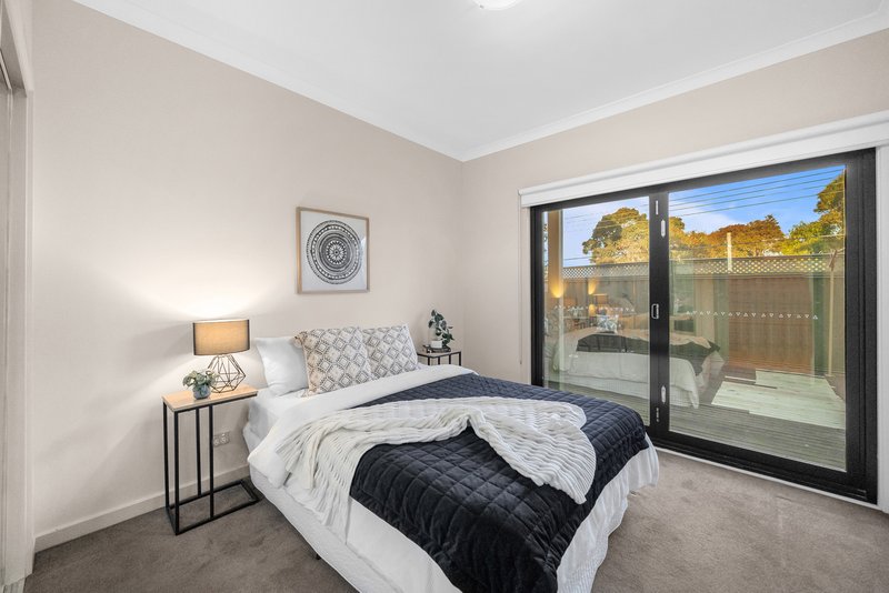 Photo - 9 Sapphire Court, Greensborough VIC 3088 - Image 5