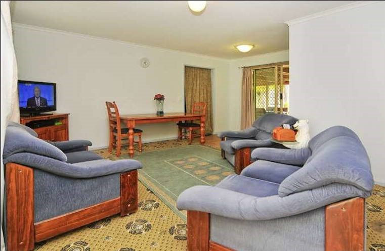 Photo - 9 Scullin Street, Collingwood Park QLD 4301 - Image 5