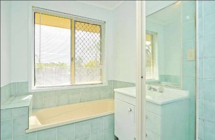 Photo - 9 Scullin Street, Collingwood Park QLD 4301 - Image 8