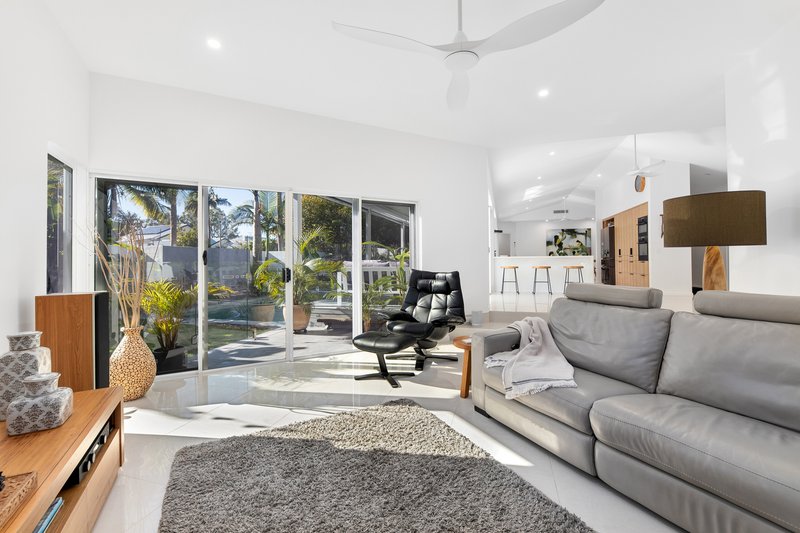 Photo - 9 Seacove Court, Noosaville QLD 4566 - Image 6