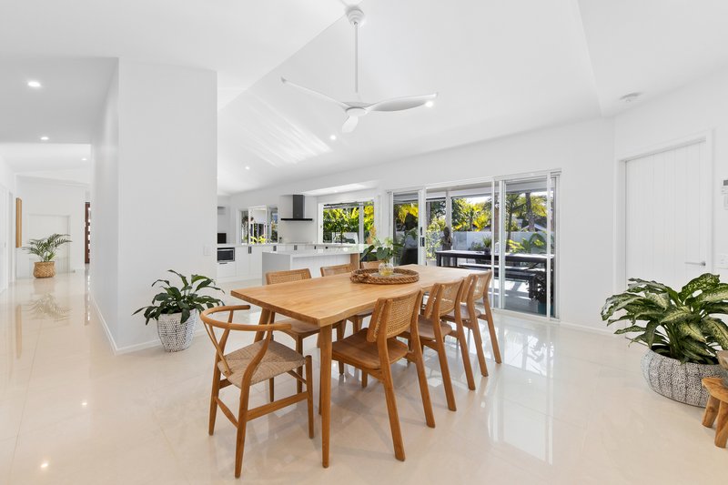 Photo - 9 Seacove Court, Noosaville QLD 4566 - Image 8