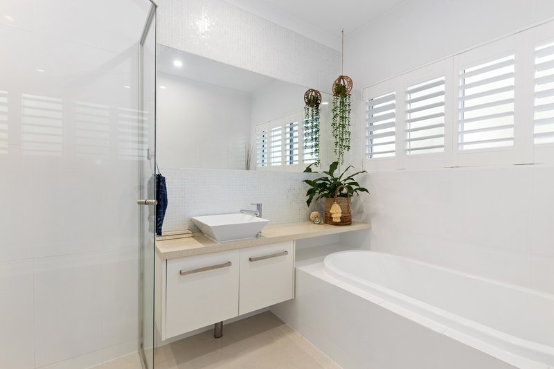 Photo - 9 Seacove Court, Noosaville QLD 4566 - Image 13