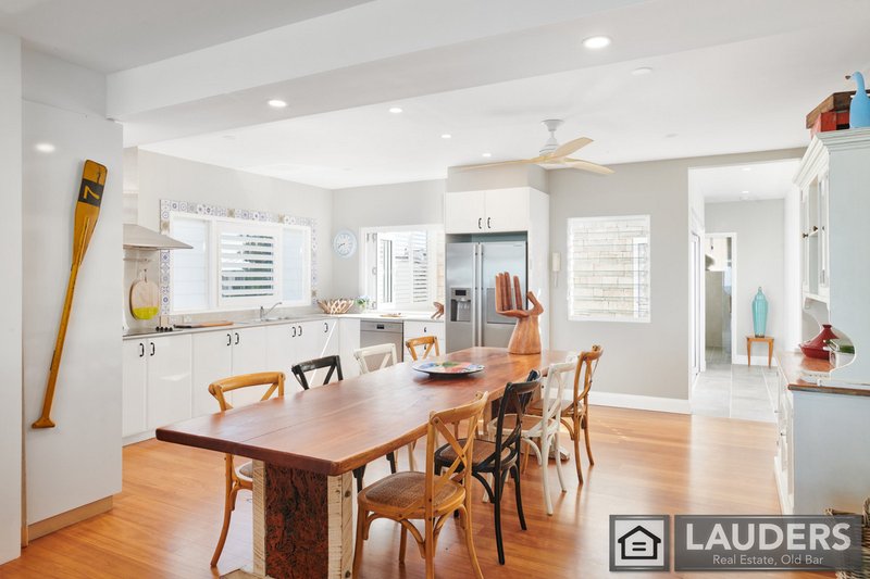 Photo - 9 Seaview Parade, Wallabi Point NSW 2430 - Image 2