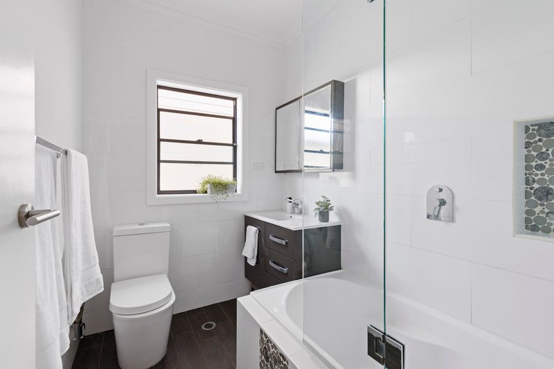 Photo - 9 Seebrees Street, Manly Vale NSW 2093 - Image 7