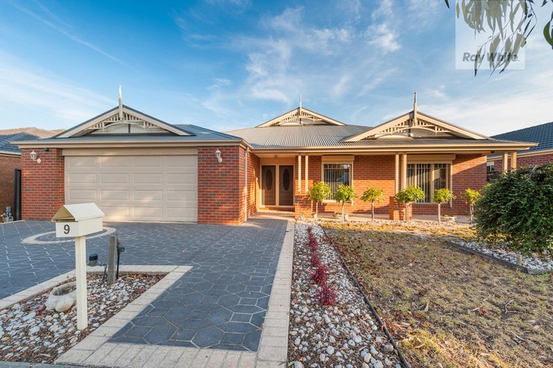 9 Serendip Crescent, Greenvale VIC 3059