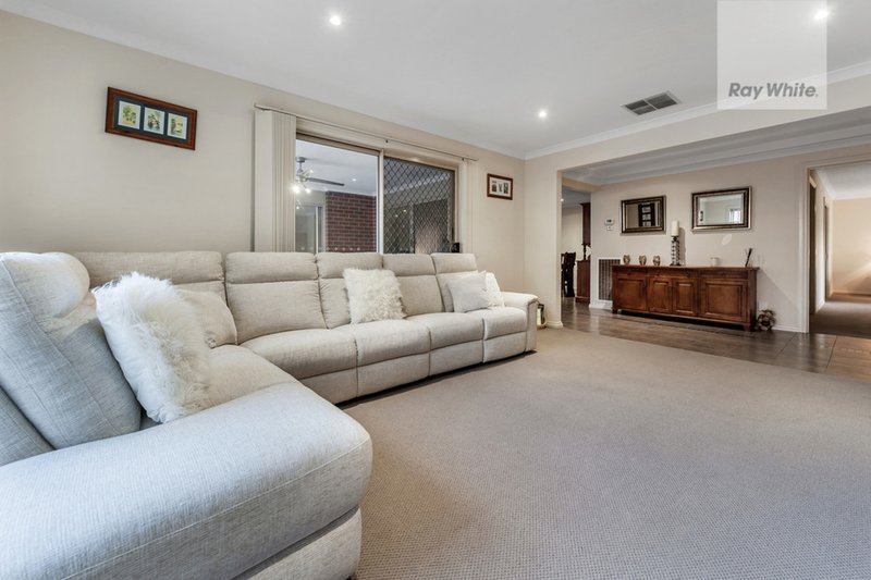 Photo - 9 Serendip Crescent, Greenvale VIC 3059 - Image 4