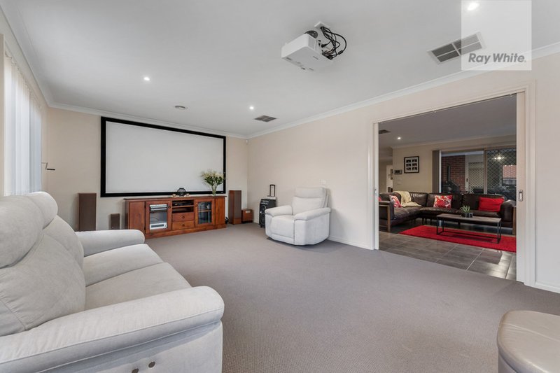 Photo - 9 Serendip Crescent, Greenvale VIC 3059 - Image 5