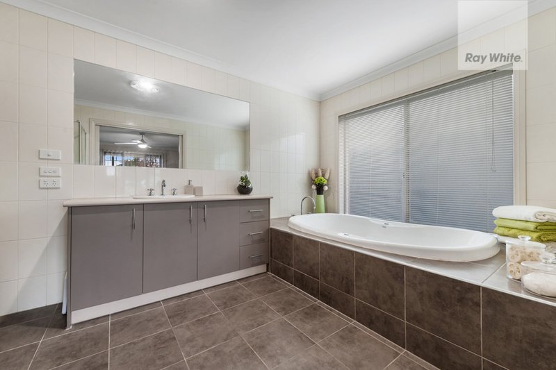 Photo - 9 Serendip Crescent, Greenvale VIC 3059 - Image 11