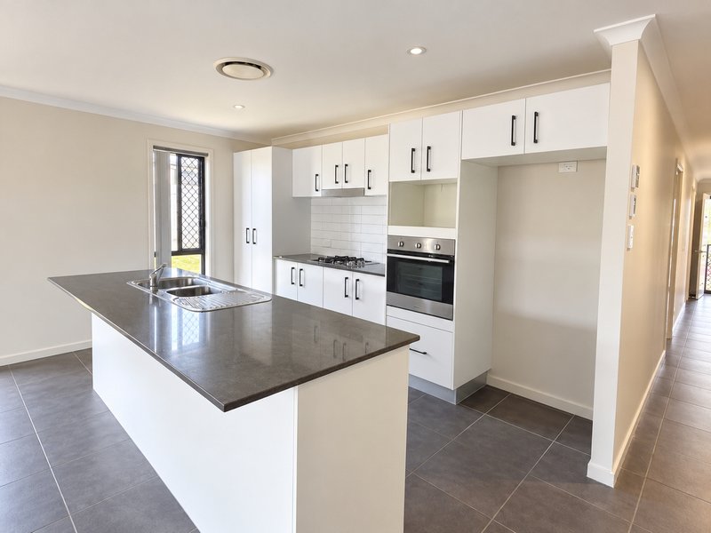 Photo - 9 Serene Way, Wondunna QLD 4655 - Image 2