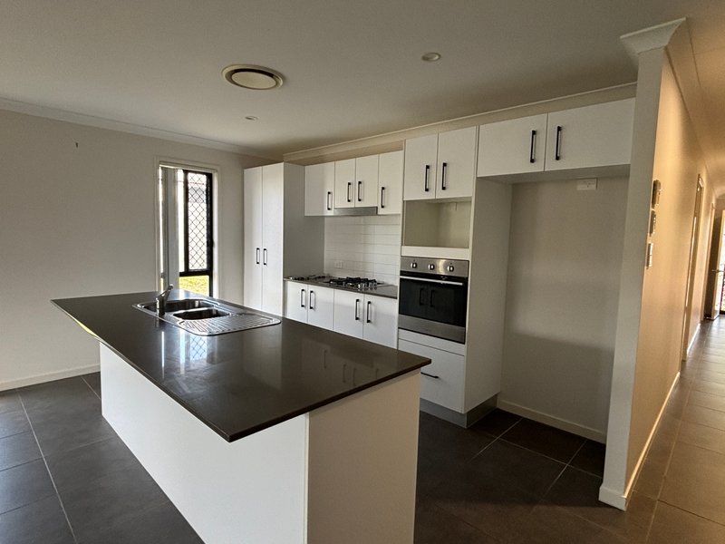 Photo - 9 Serene Way, Wondunna QLD 4655 - Image 4