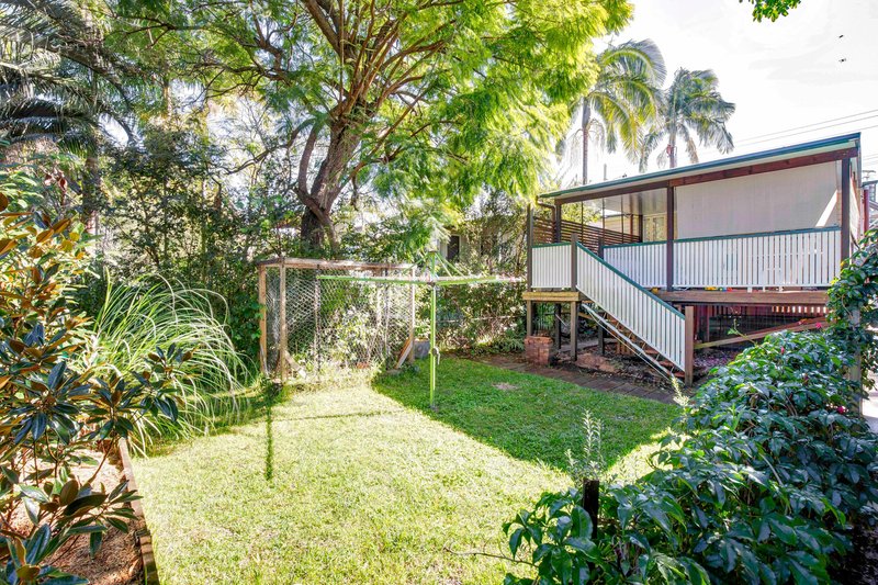 Photo - 9 Seventh Avenue, Sandgate QLD 4017 - Image 14