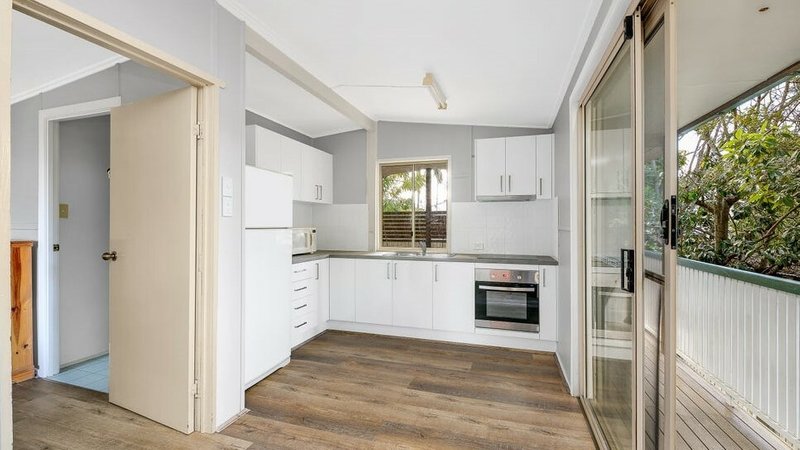 Photo - 9 Seventh Avenue, Sandgate QLD 4017 - Image 15