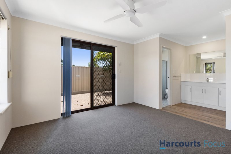 Photo - 9 Seville Drive, Seville Grove WA 6112 - Image 4