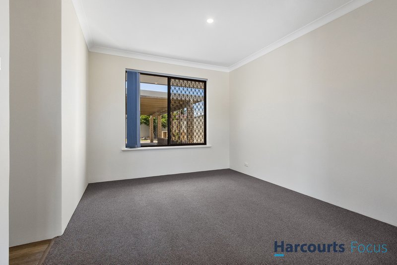 Photo - 9 Seville Drive, Seville Grove WA 6112 - Image 6