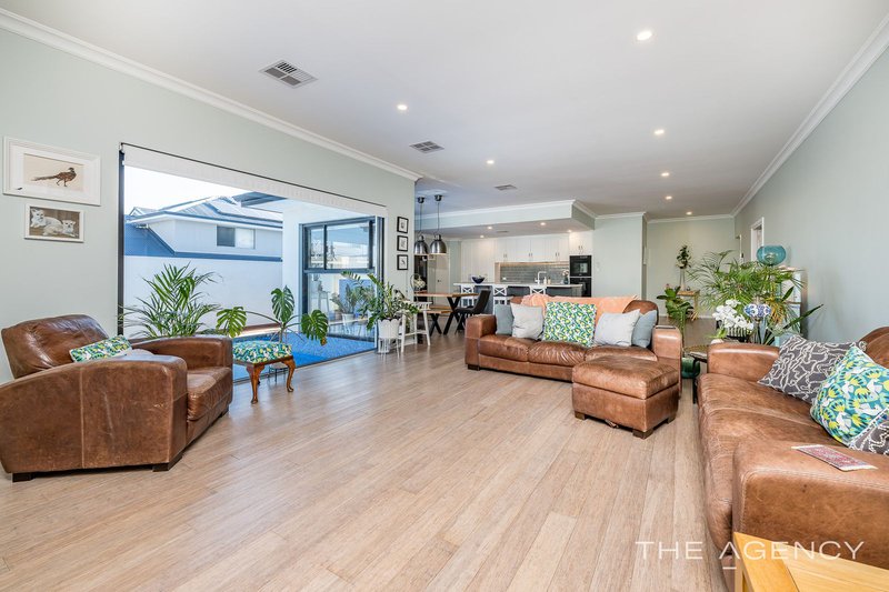 Photo - 9 Sextant Way, Jindalee WA 6036 - Image 6