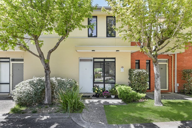 Photo - 9 Shady Mews, Clayton VIC 3168 - Image 1