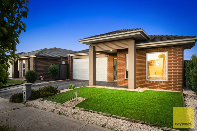 Photo - 9 Shamrock Way, Truganina VIC 3029 - Image 2