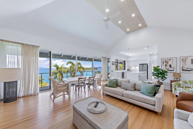 Photo - 9 Shutehaven Close, Shute Harbour QLD 4802 - Image 3