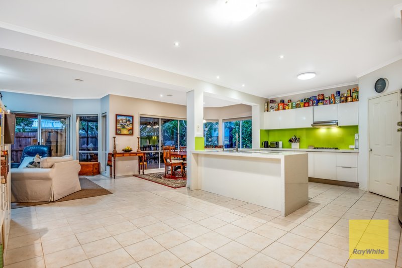 Photo - 9 Sienna Place, Point Cook VIC 3030 - Image 6