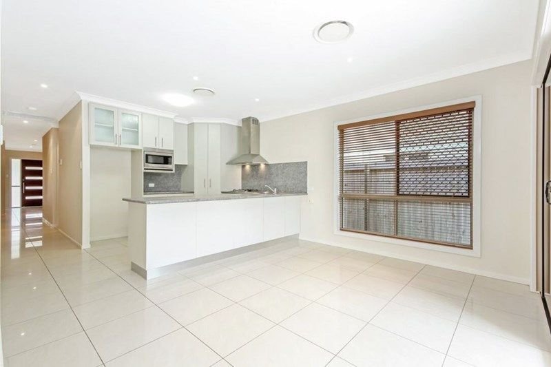 Photo - 9 Silkpod Court, North Lakes QLD 4509 - Image 3