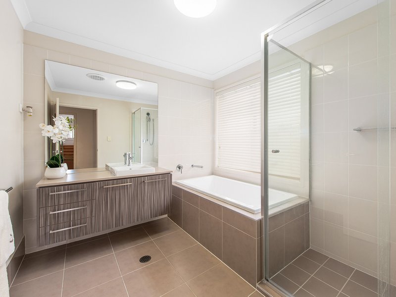 Photo - 9 Silverbirch Place, Bridgeman Downs QLD 4035 - Image 12