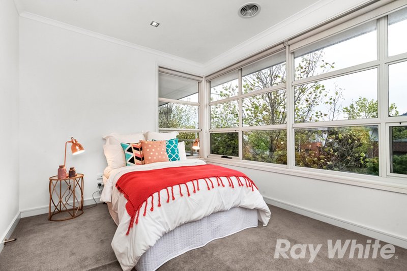 Photo - 9 Sir Kenneth Luke Boulevard, Mulgrave VIC 3170 - Image 8