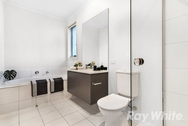 Photo - 9 Sir Kenneth Luke Boulevard, Mulgrave VIC 3170 - Image 9