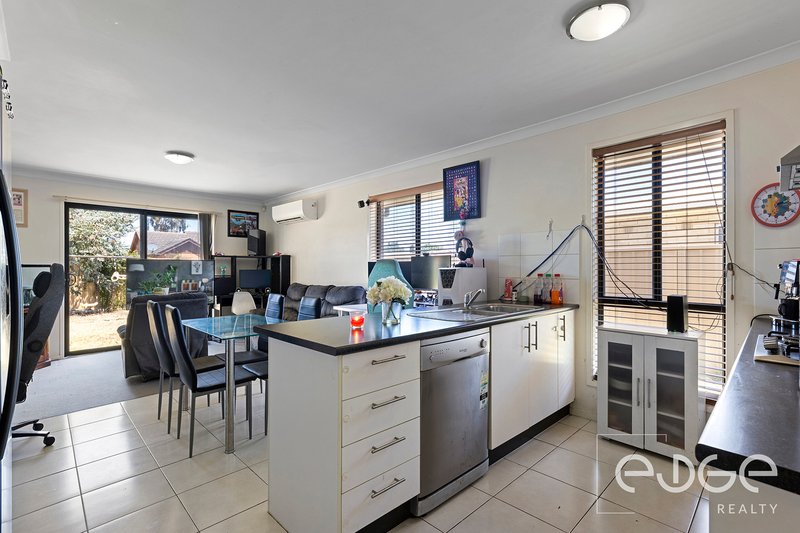 Photo - 9 Small Crescent, Smithfield Plains SA 5114 - Image 5