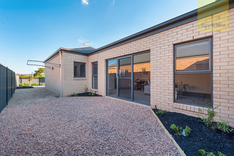 Photo - 9 Somersby Road, Craigieburn VIC 3064 - Image 13