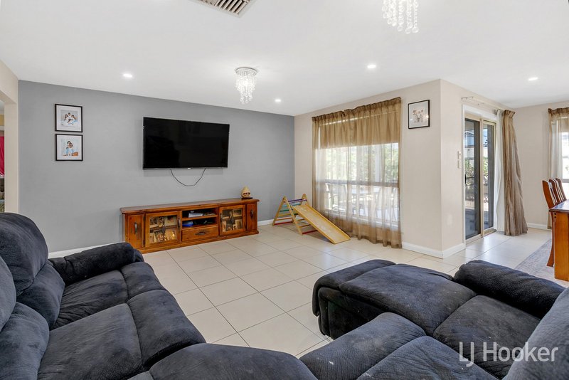 Photo - 9 Somerset Lane, Davoren Park SA 5113 - Image 14