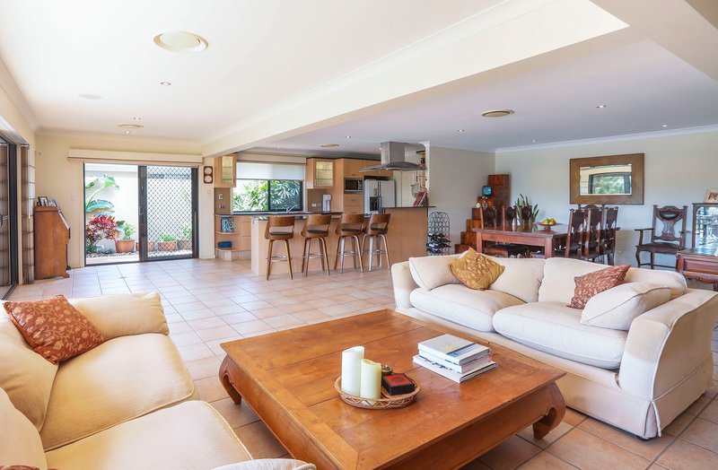 Photo - 9 Sophie Avenue, Broadbeach Waters QLD 4218 - Image 7