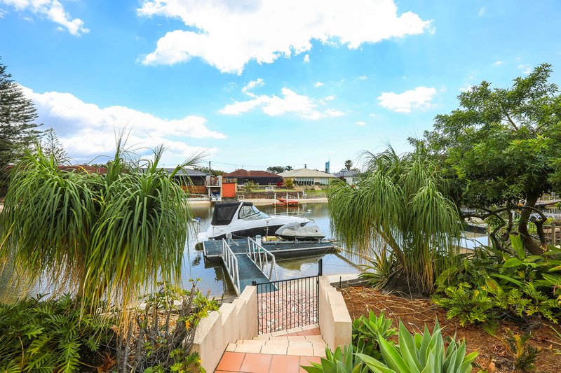 Photo - 9 Sophie Avenue, Broadbeach Waters QLD 4218 - Image 25