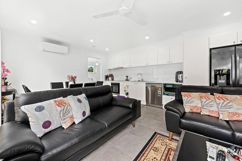 Photo - 9 Sophora Road, Holmview QLD 4207 - Image 3