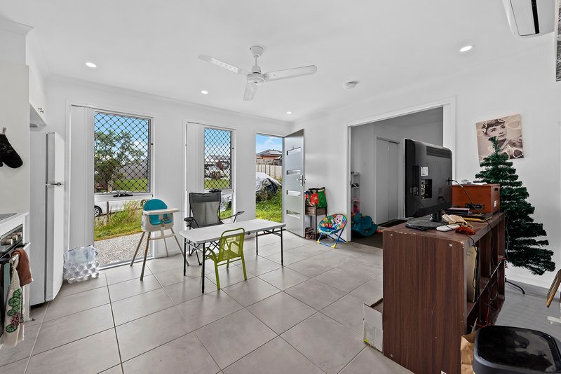 Photo - 9 Sophora Road, Holmview QLD 4207 - Image 11