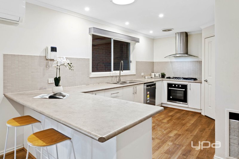 Photo - 9 Southbank Walk, Taylors Hill VIC 3037 - Image 3