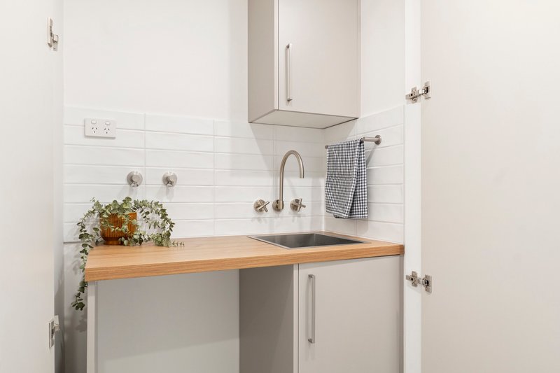 Photo - 9 Sparkes Lane, Camperdown NSW 2050 - Image 7