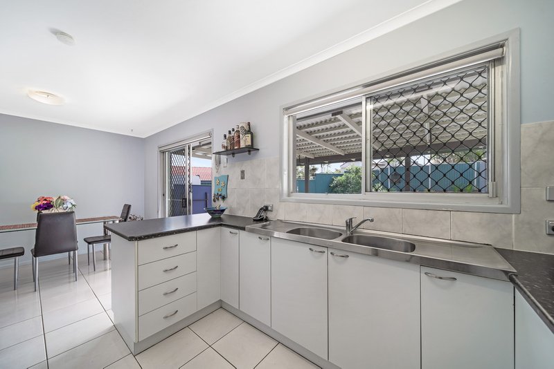 Photo - 9 Springfield Crescent, Daisy Hill QLD 4127 - Image 5