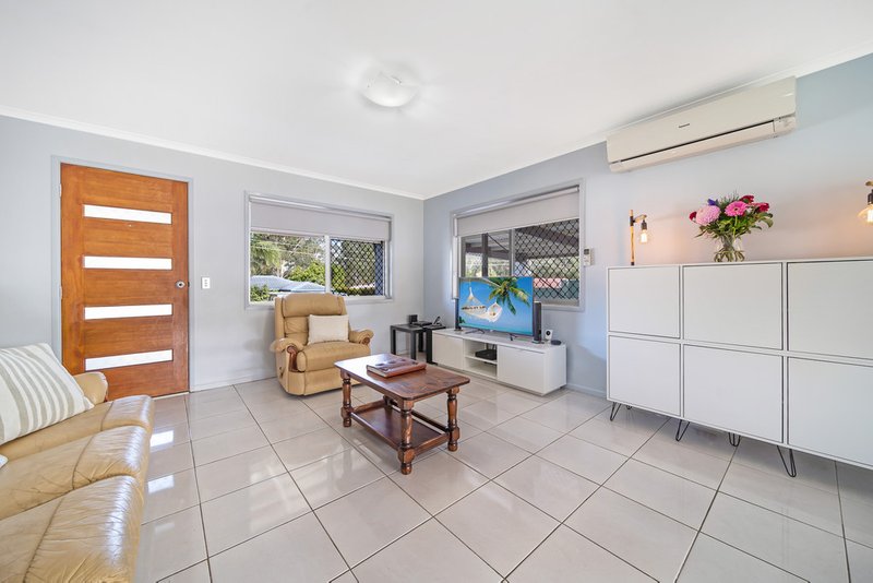 Photo - 9 Springfield Crescent, Daisy Hill QLD 4127 - Image 7