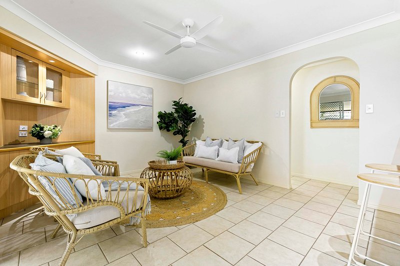 Photo - 9 St Joseph Drive, Urraween QLD 4655 - Image 5