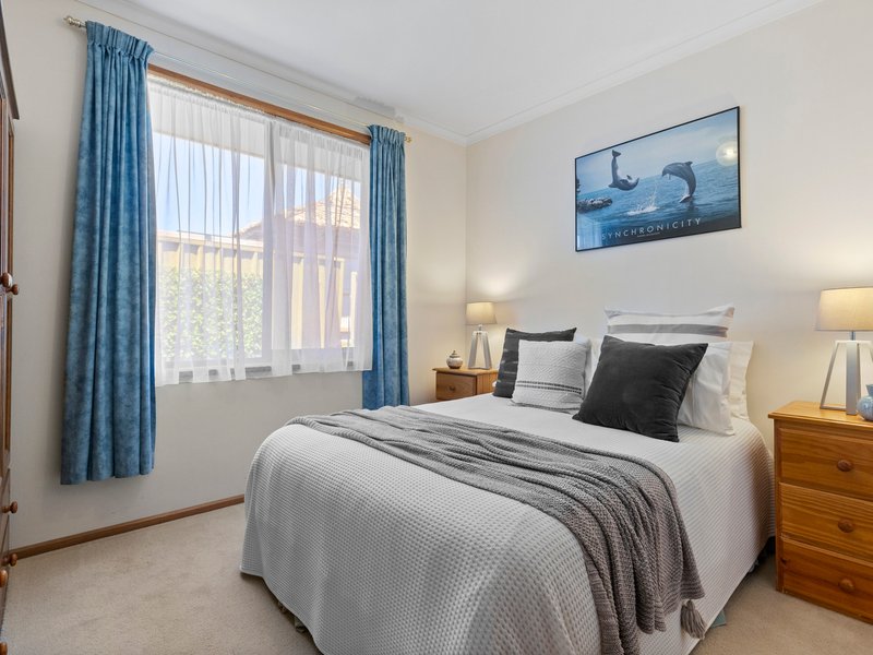 Photo - 9 St Vincents Avenue, Hallett Cove SA 5158 - Image 17