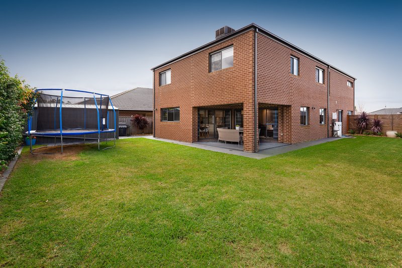 Photo - 9 Starlight Rise, Cranbourne East VIC 3977 - Image 16