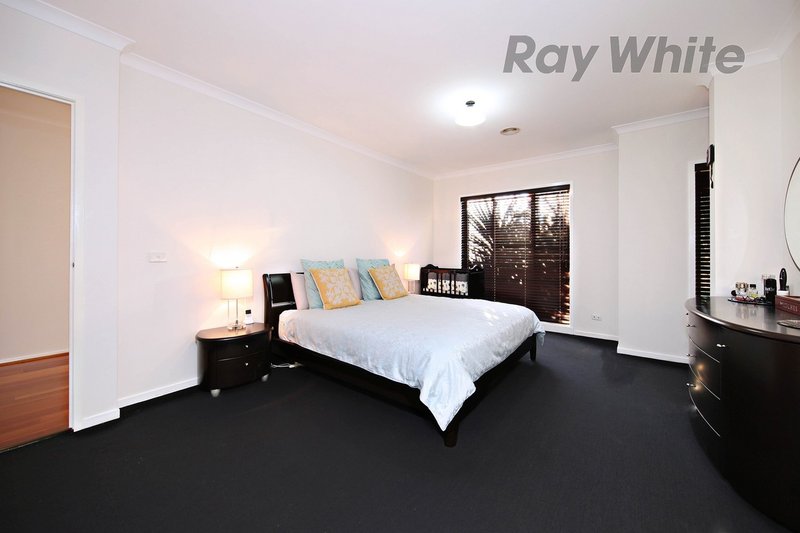 Photo - 9 Staten Way, Point Cook VIC 3030 - Image 10