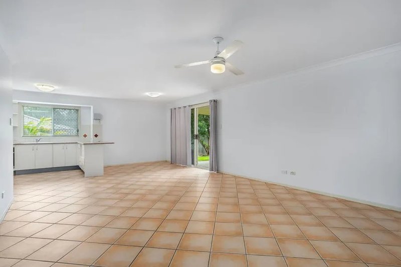 Photo - 9 Stivala Street, Calamvale QLD 4116 - Image 4