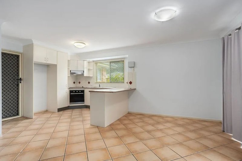 Photo - 9 Stivala Street, Calamvale QLD 4116 - Image 5